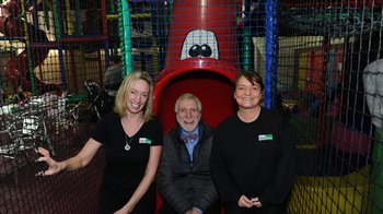 Person, Human, Fashion, Premiere